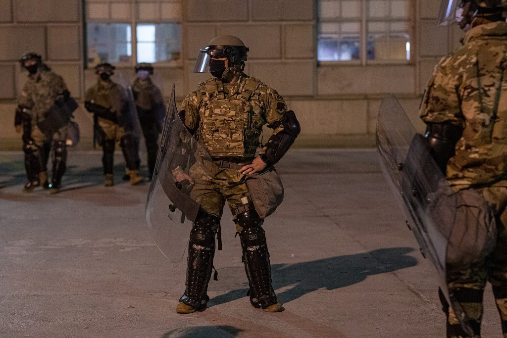 Los Angeles på kogepunktet: Tårer og teargas i kamp for immigrantrettigheder