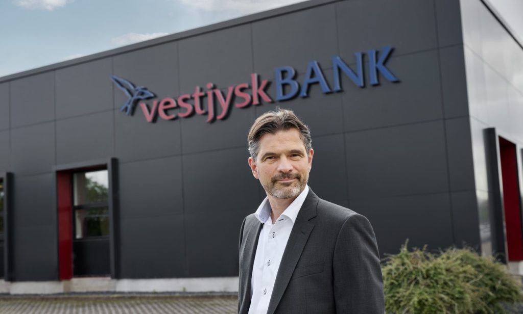 Vestjysk Bank leverer solidt halvårsoverskud på 359 mio. kr.