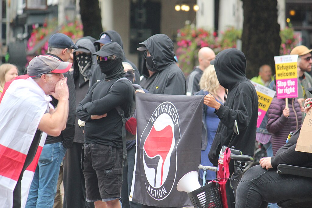 Trump vil stemple Antifa som terror: Eksperter advarer mod civilsamfundets eftermæle