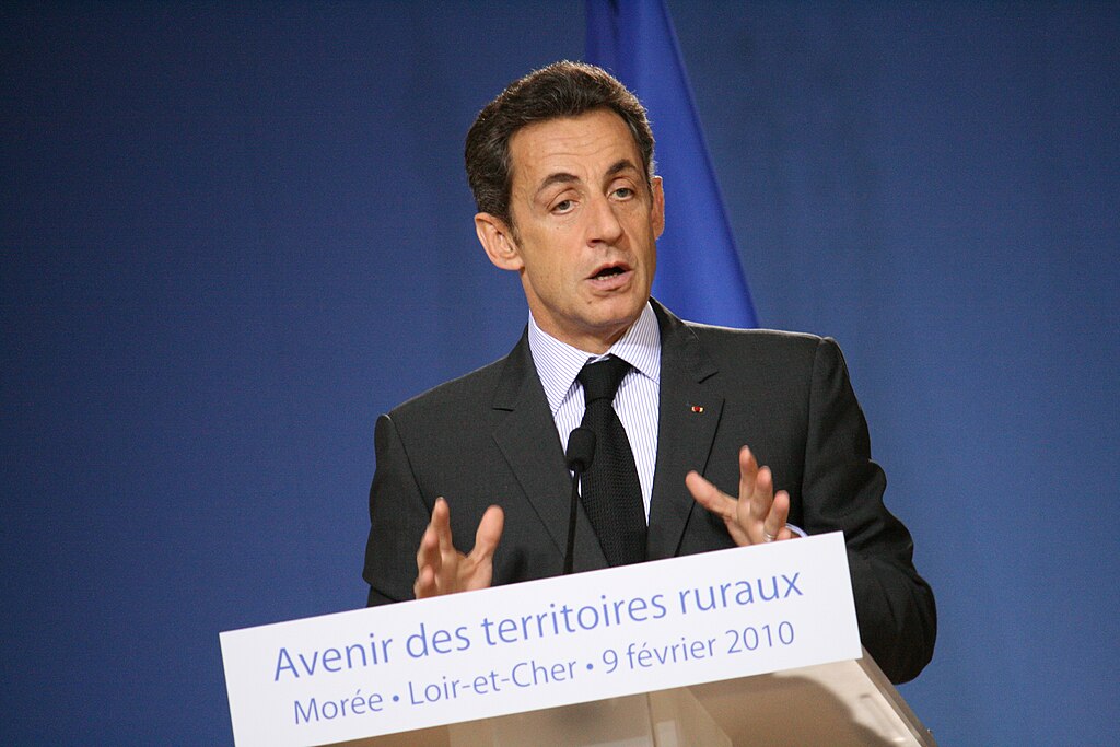Sarkozy dømt til fængsel: ”Jeg sover i cellen med hovedet højt”