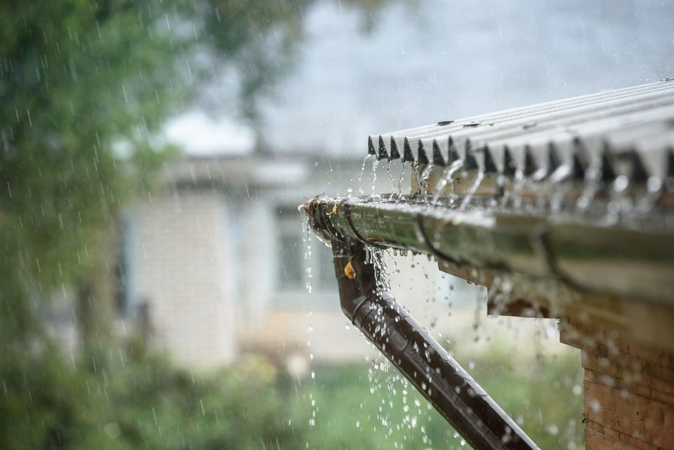 Vildt sommervejr gav flest skybrudsskader siden 2021