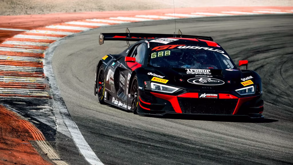 GT World Challenge: Sebastian Øgaard vil slutte sæsonen på podiet