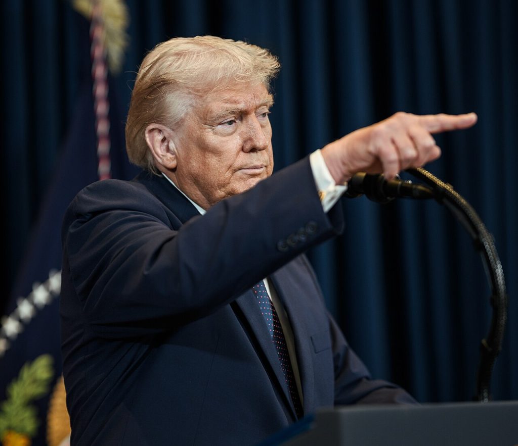 Chok ved korrespondentmiddag: Trump evakueret efter skudepisode