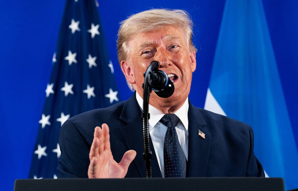 Trump rammer EU med ny told, netop som midlertidig 10-procents sats udløber