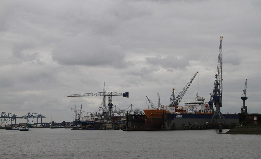 Europas største havn vil være grønnere, men én flaskehals bremser planen