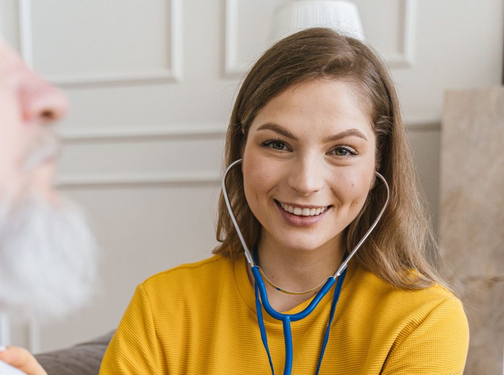 Sygeplejersker advarer ikke mod AI – de advarer mod blind tillid