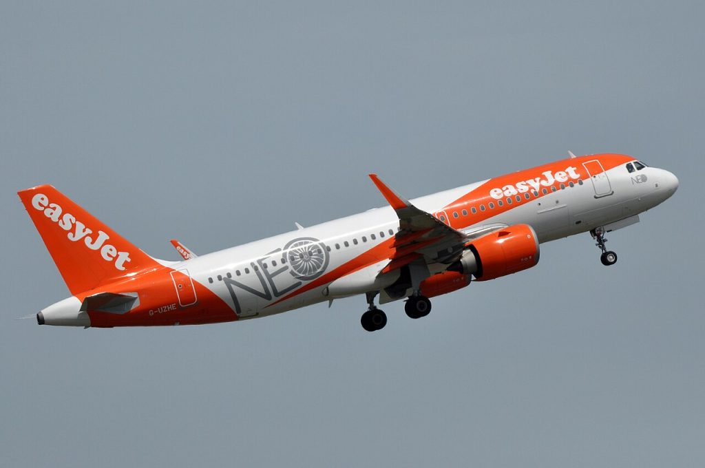 EasyJet skifter kurs efter budkamp om milliarder