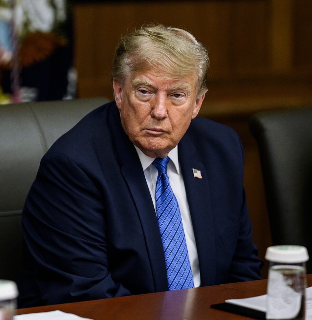 Trump kan rykke markederne med et opslag – nu betaler Wall Street op mod 100.000 dollar om måneden for at se dem først