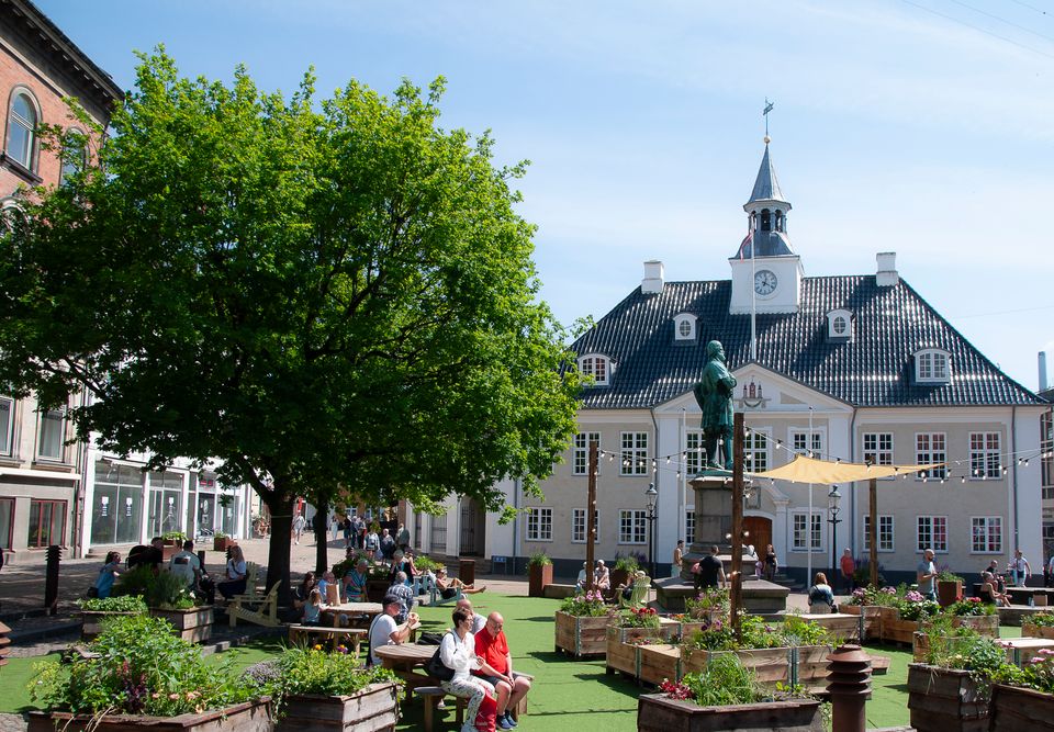 Populært byrum i Randers får en ekstra måned: Skal skabe mere liv i midtbyen