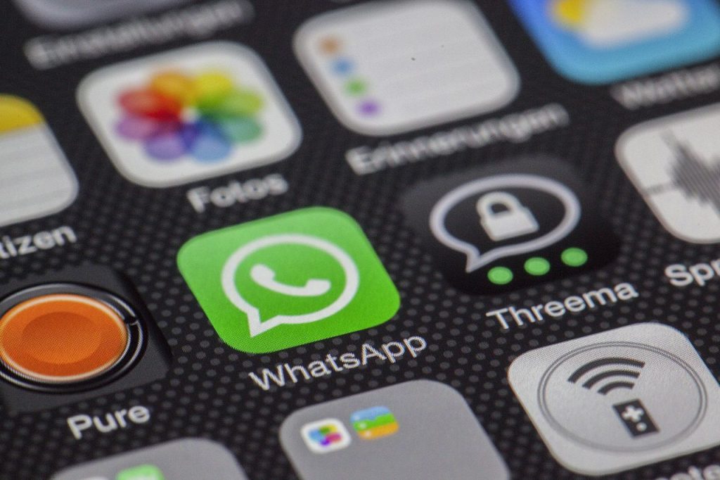 WhatsApp tester ny AI-advarsel mod svindelbeskeder