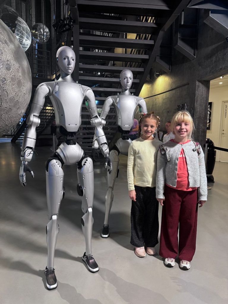 Planetarium sætter menneskelignende robotter i centrum: Kan blive astronauternes fremtidige makker