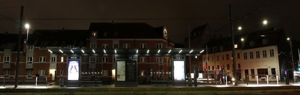Forsøg ved Aarhus Letbane: 80 procent mindre lys gjorde ventende mere trygge