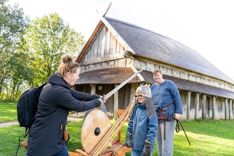 Trelleborg fylder efterårsferien med krigershow og natteevent – børn kommer gratis ind