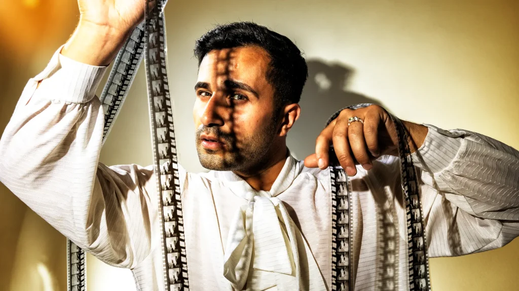 Adnan Al-Adhami får debut som awardvært ved Ekko Shortlist Awards